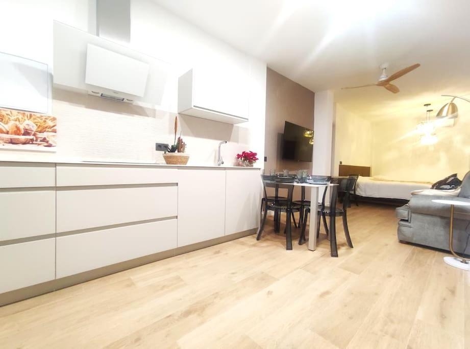 Oasis Suites Fernando IV 세비야 외부 사진